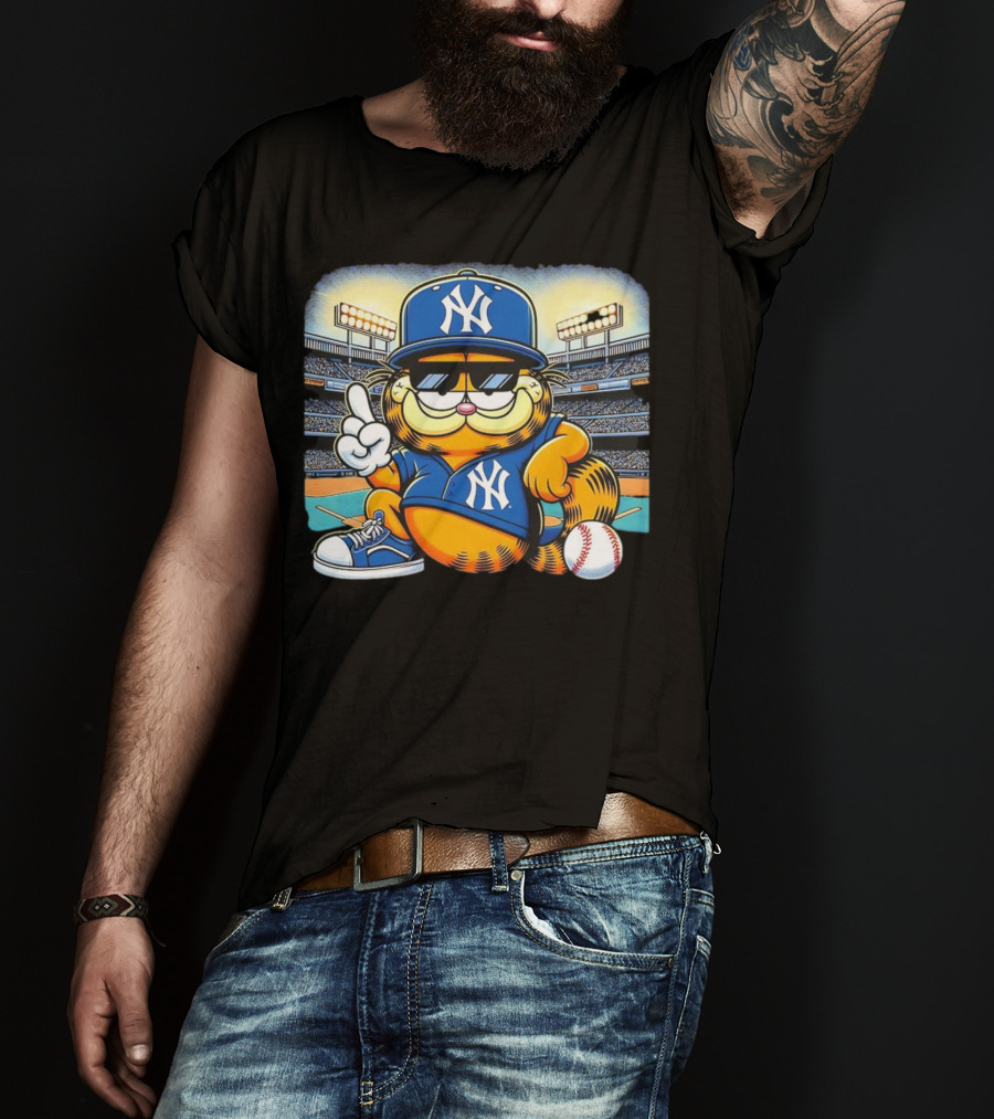New York Yankees Baseball Garfield Cartoon Stadium Scene T-Shirt