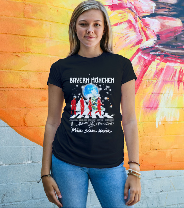 Bayern München Mia San Mia Abbey Road Jamal Musiala Michael Olise Serge Gnabry Harry Kane Vincent Kompany Christmas T-Shirt