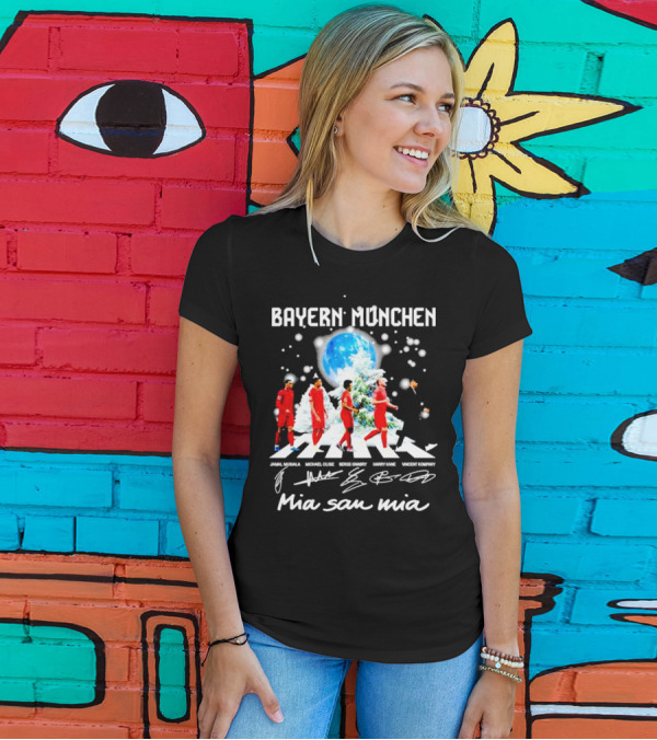 Bayern München Mia San Mia Abbey Road Jamal Musiala Michael Olise Serge Gnabry Harry Kane Vincent Kompany Christmas T-Shirt