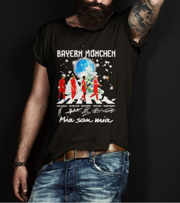 Bayern München Mia San Mia Abbey Road Jamal Musiala Michael Olise Serge Gnabry Harry Kane Vincent Kompany Christmas T-Shirt