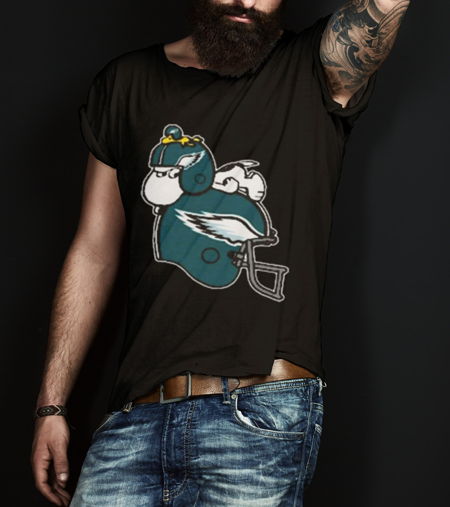 Snoopy Woodstock Relaxing Philadelphia Eagles Football Helmet T-Shirt