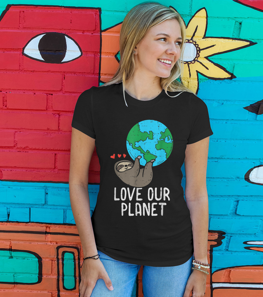 Love Our Planet Sloth Hanging Earth Day Cute Men Hearts Earth T-Shirt