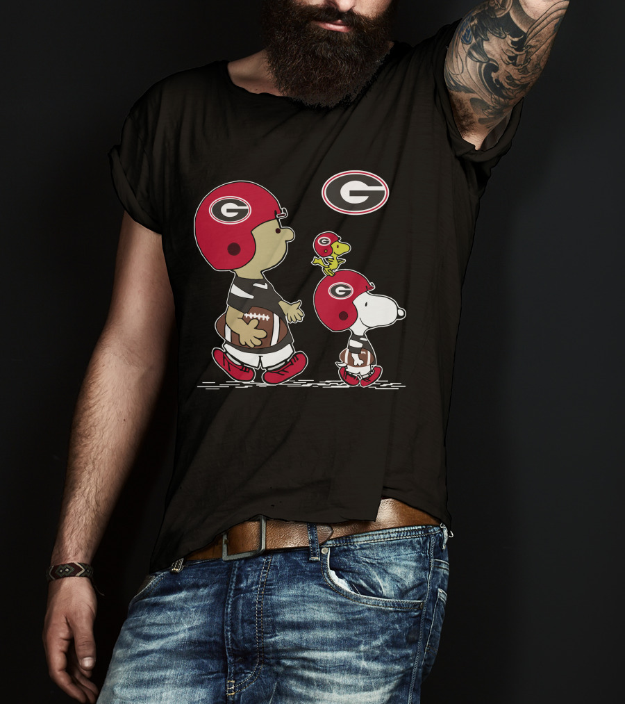 Georgia Bulldogs Snoopy Football Peanuts Cartoon T-Shirt