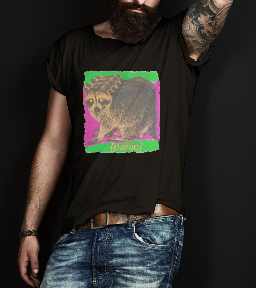 Raccoon [panic] Colorful Retro T-Shirt