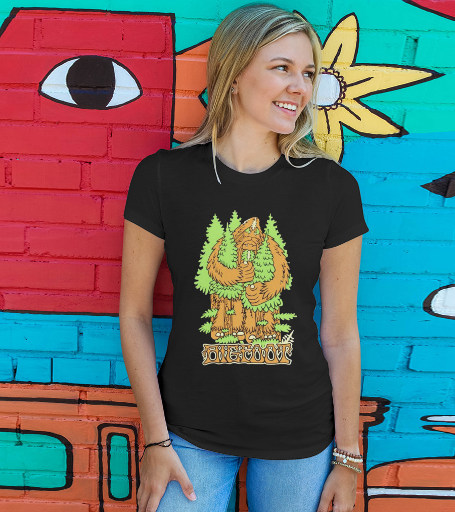 Bigfoot Hug Tree Forest Creature Retro T-Shirt