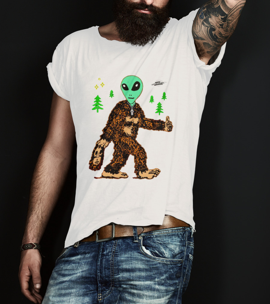 Alien Bigfoot Encounter Forest UFO Adventure T-Shirt