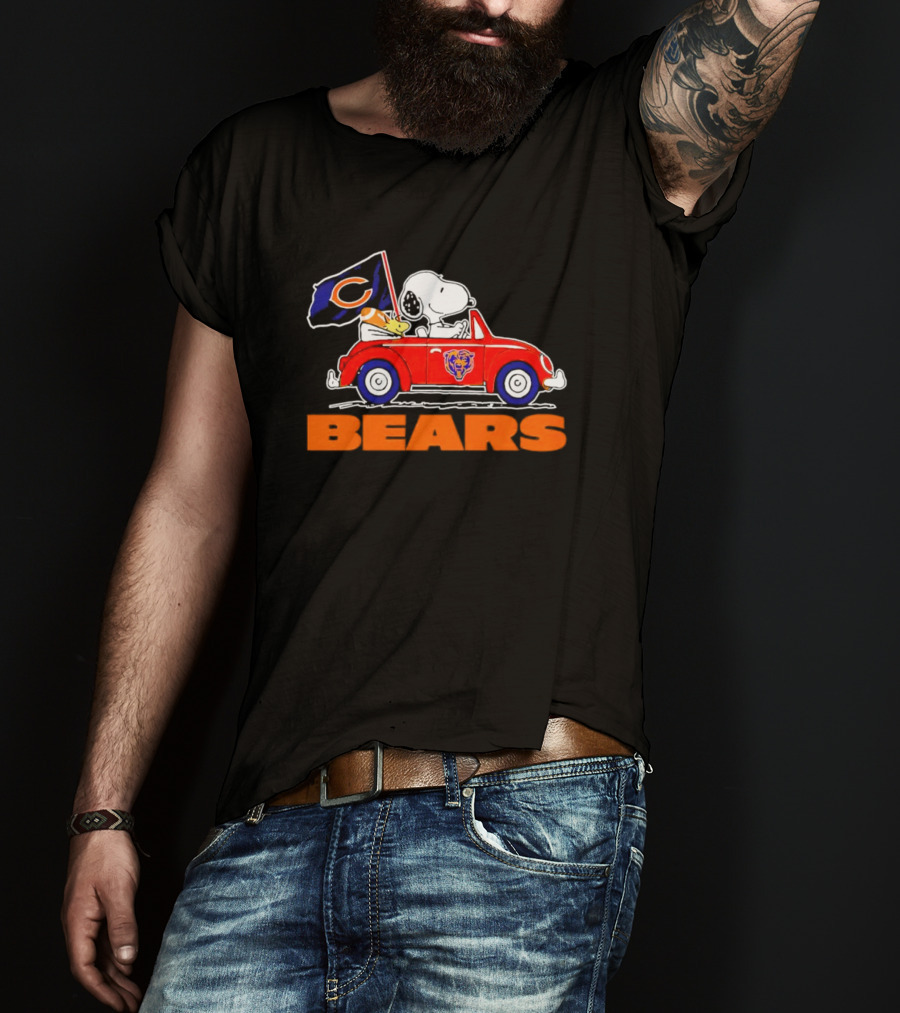 Chicago Bears Snoopy And Woodstock Driving Car With Flag T-Shirt