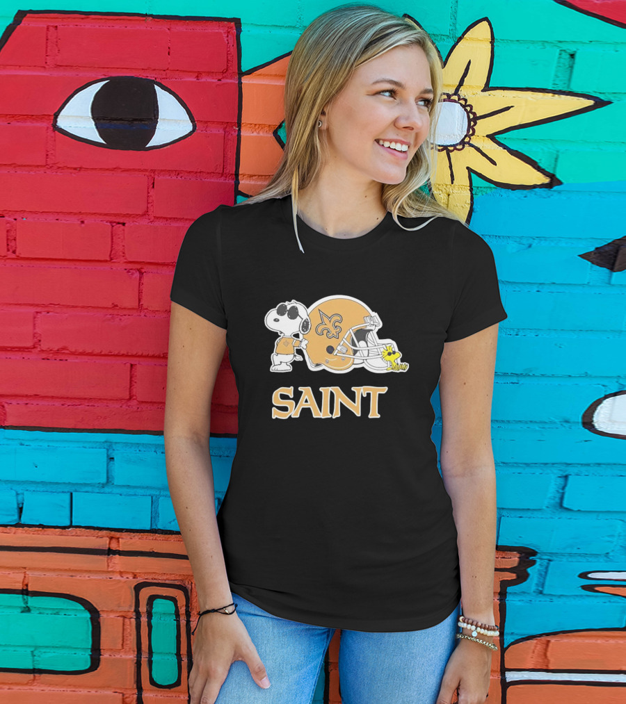 Snoopy Woodstock New Orleans Saints Helmet NFL Saint T-Shirt