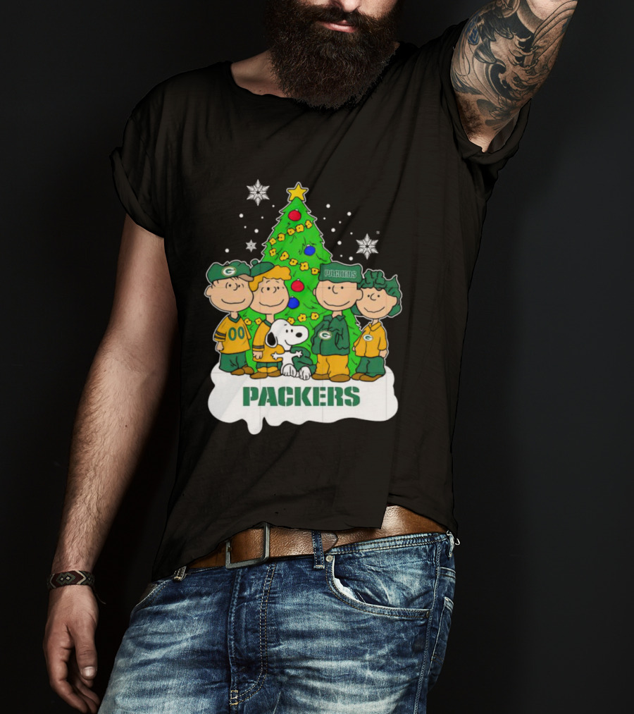 Green Bay Packers Christmas Peanuts Characters With Tree T-Shirt