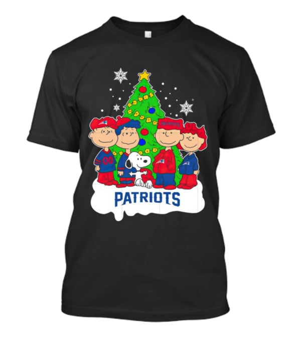 The Peanuts Characters Christmas With New England Patriots Tree And Snoopy T-Shirt