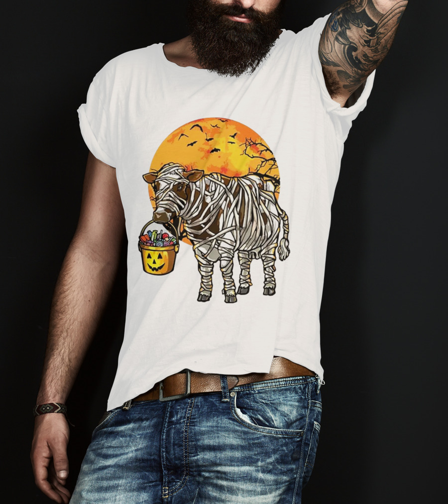 Mummified Cow Trick-or-Treating Under Full Halloween Moon T-Shirt
