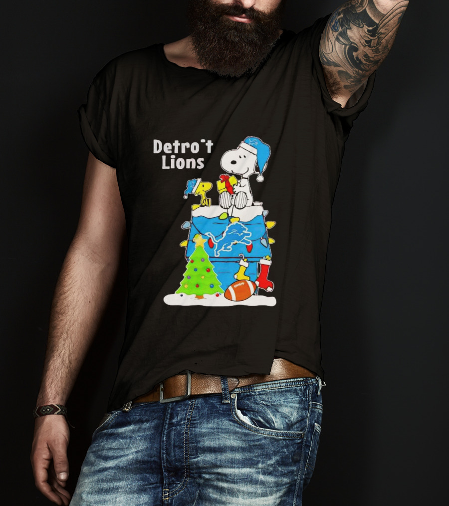 Snoopy And Woodstock Detroit Lions Christmas Igloo With Football And Tree T-Shirt
