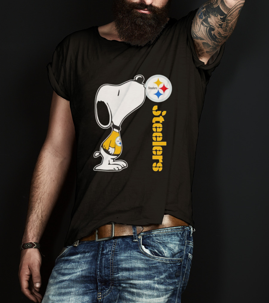 Snoopy Steelers Football Logo Kiss T-Shirt