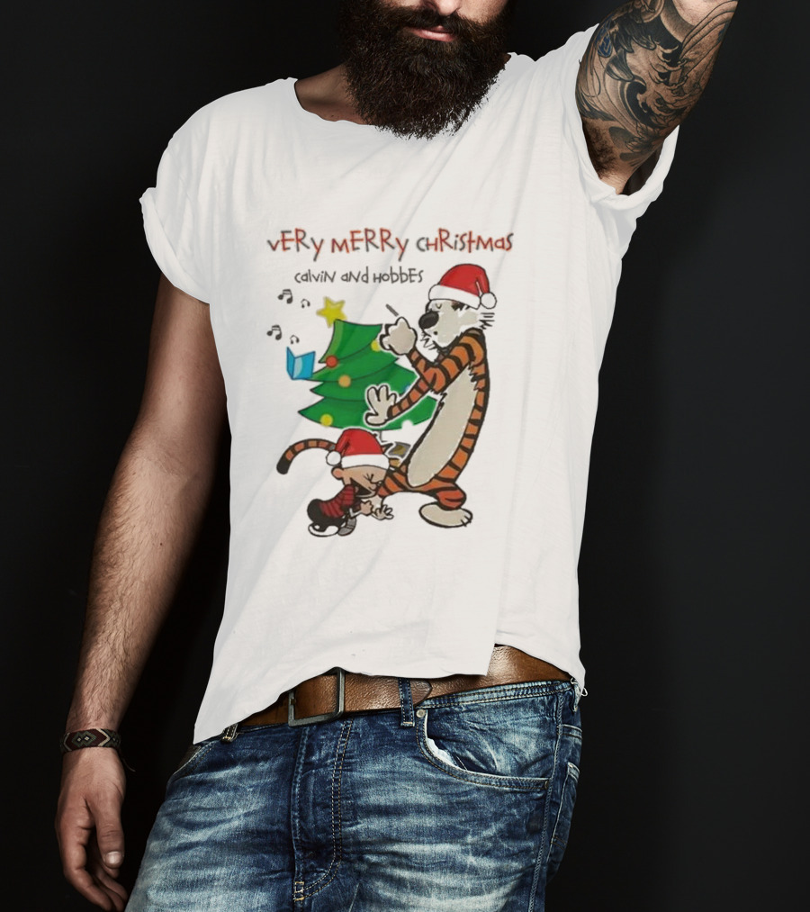 VErY MERRY ChrIStmAS Calvin And Hobbes Santa Hats Christmas Tree Dance T-Shirt