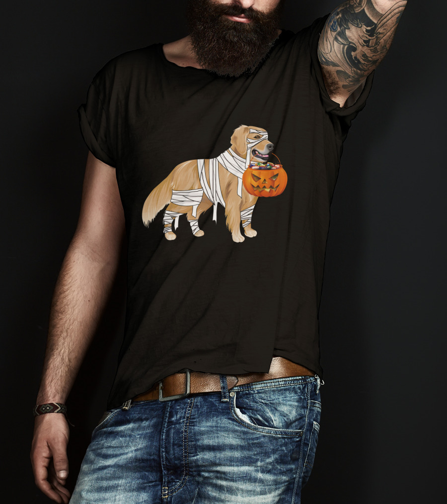 Golden Retriever Mummy With Halloween Pumpkin Basket T-Shirt