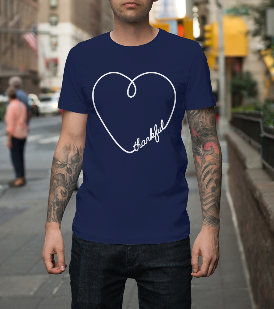 Thankful Script Heart Outline T-Shirt
