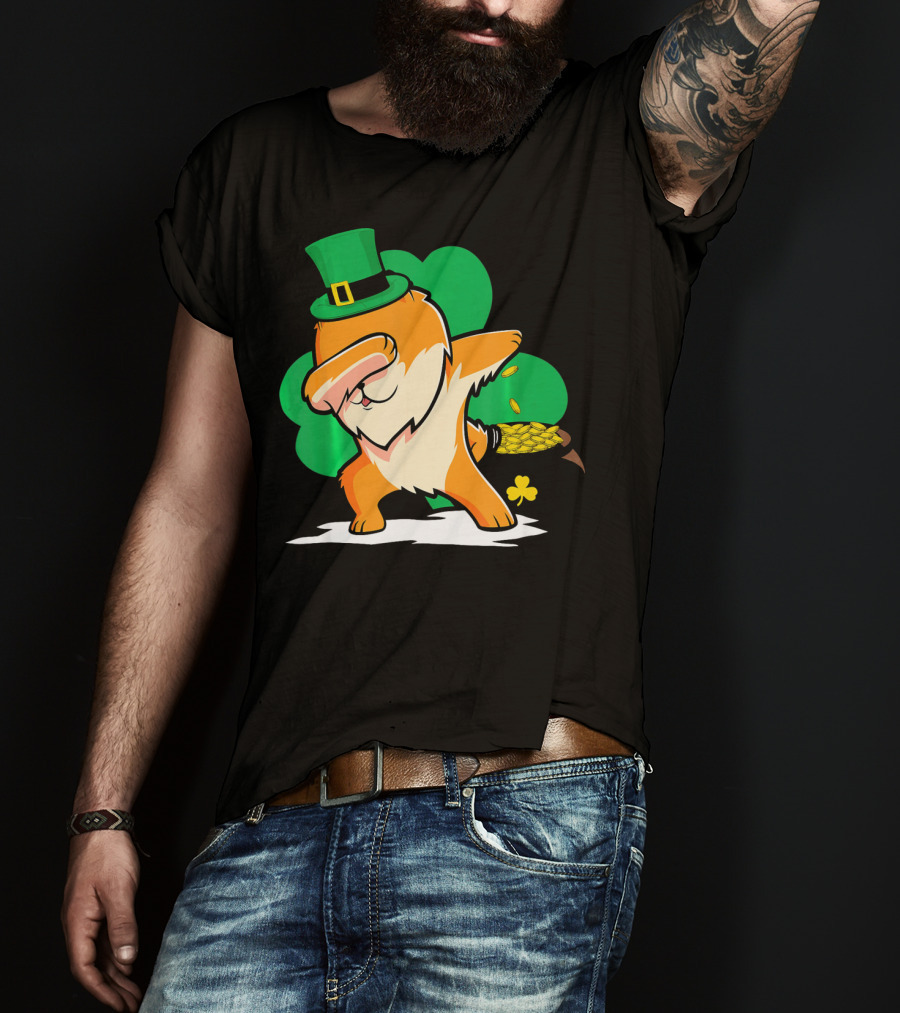 St Patrick's Day Dabbing Pomeranian With Leprechaun Hat And Shamrock T-Shirt