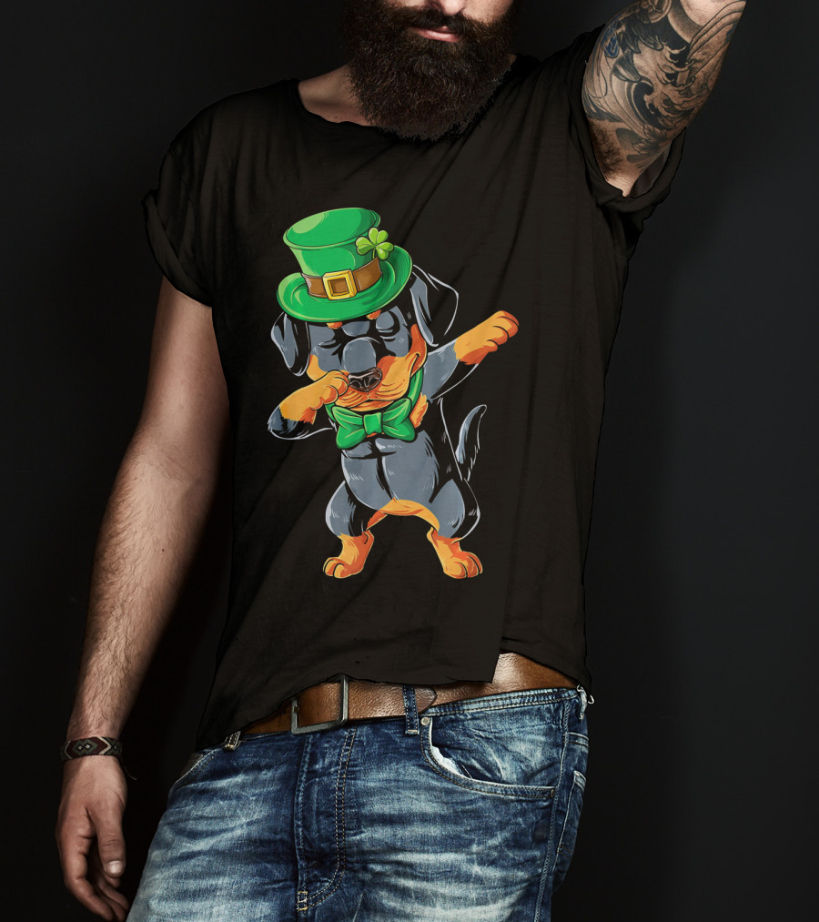 Rottweiler Dabbing Green Leprechaun Hat St Patrick's Day Bow Tie T-Shirt