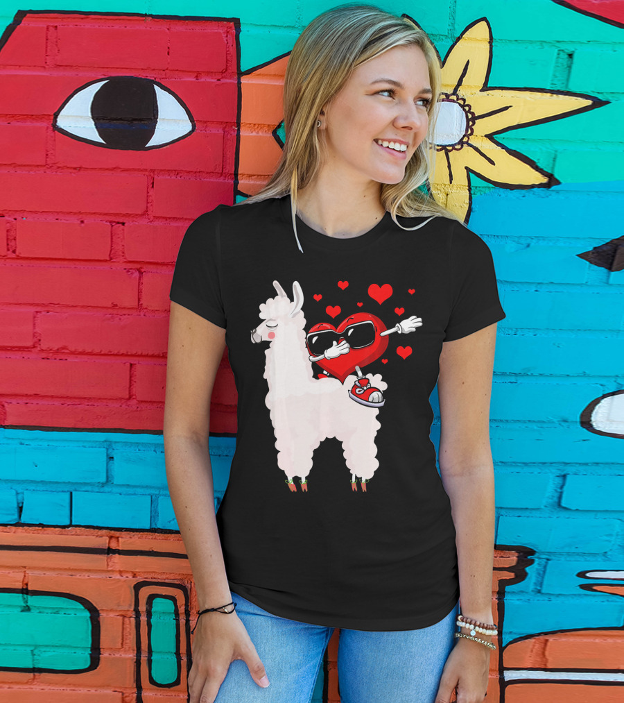 Funny Heart Dabbing On Llama Surrounded By Hearts Valentin T-Shirt