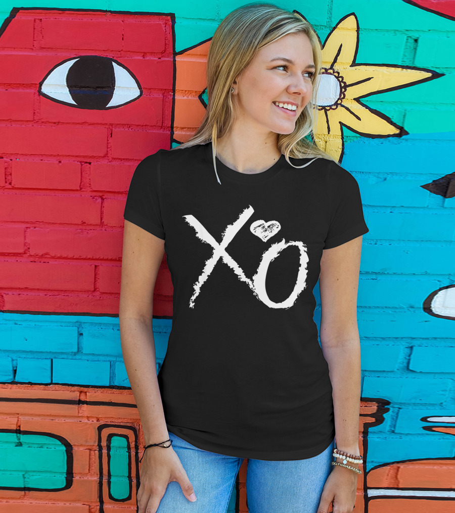 XO Heart Valentines Hugs And Kisses T-Shirt