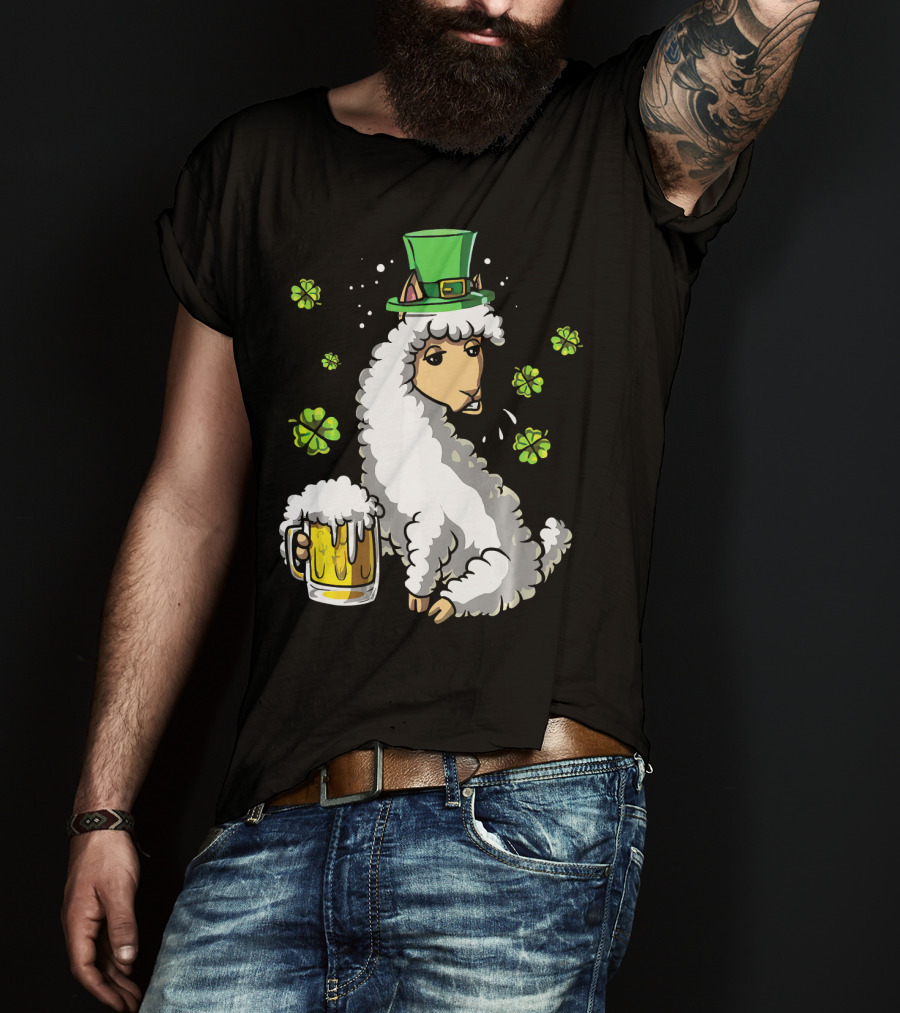 Leprechaun Llama Alpaca St Patrick's Day Beer Holding Clover Shamrock T-Shirt