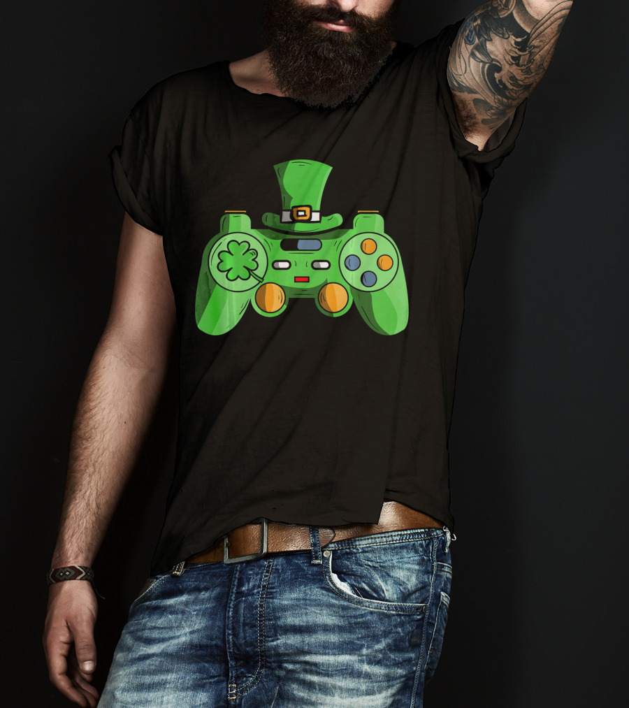 St Patrick's Day Gamer Controller With Shamrock And Hat T-Shirt