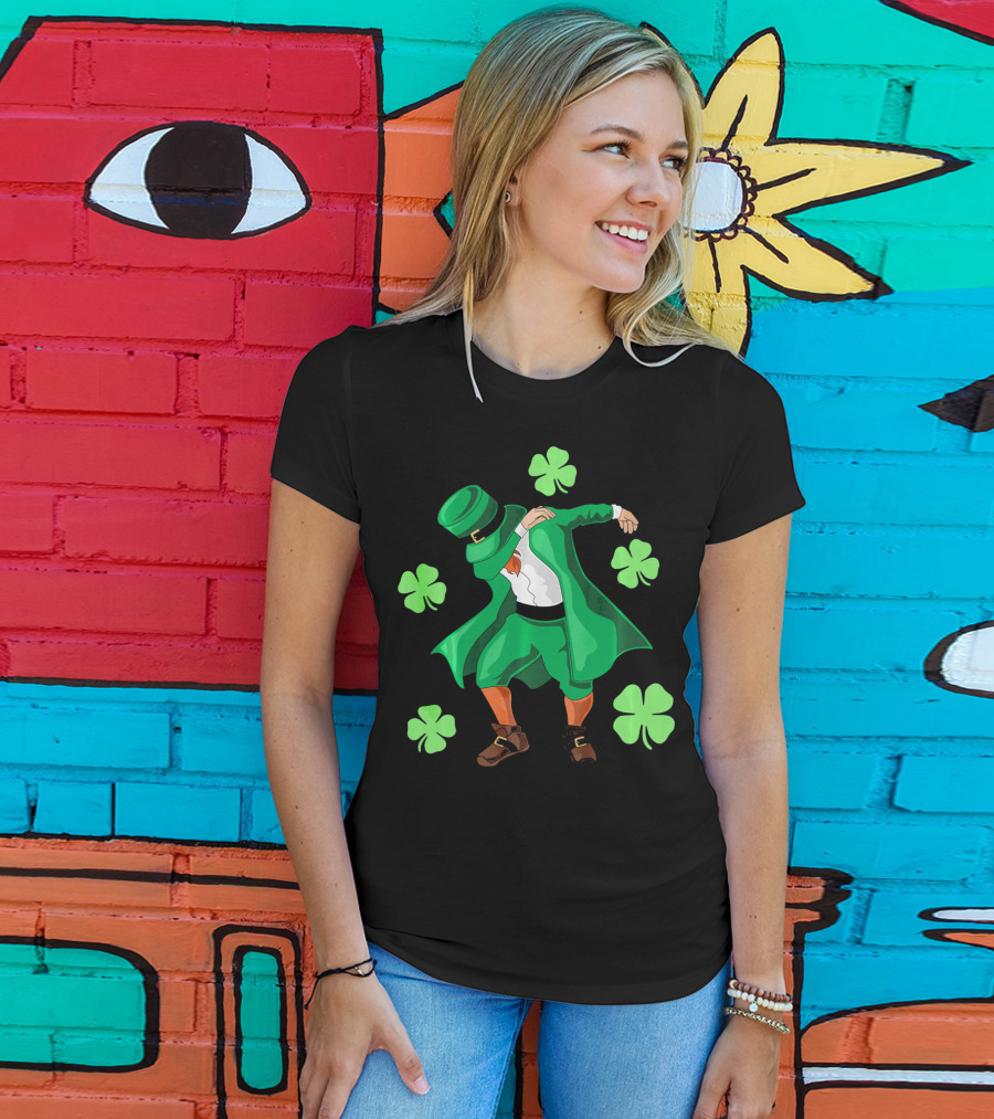 Funny Dabbing Leprechaun With Clovers For St. Patrick's Day T-Shirt