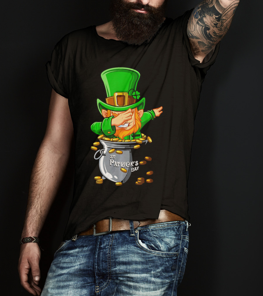 St Patrick's Day Dabbing Leprechaun With Pot Of Gold T-Shirt