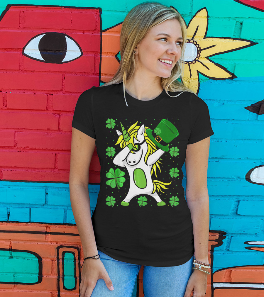 Funny Irish St Patricks Day Unicorn With Leprechaun Hat And Shamrocks T-Shirt