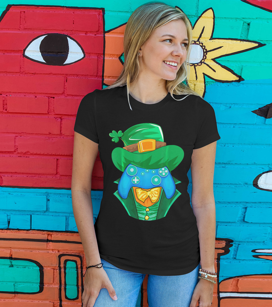 Leprechaun Gamer Controller St Patrick's Day Shamrock Hat Bowtie T-Shirt