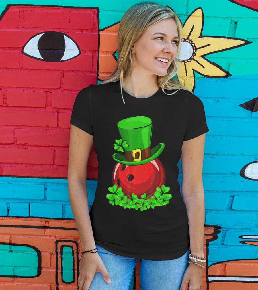 Leprechaun Hat Bowling Shamrock St Patrick's Day T-Shirt