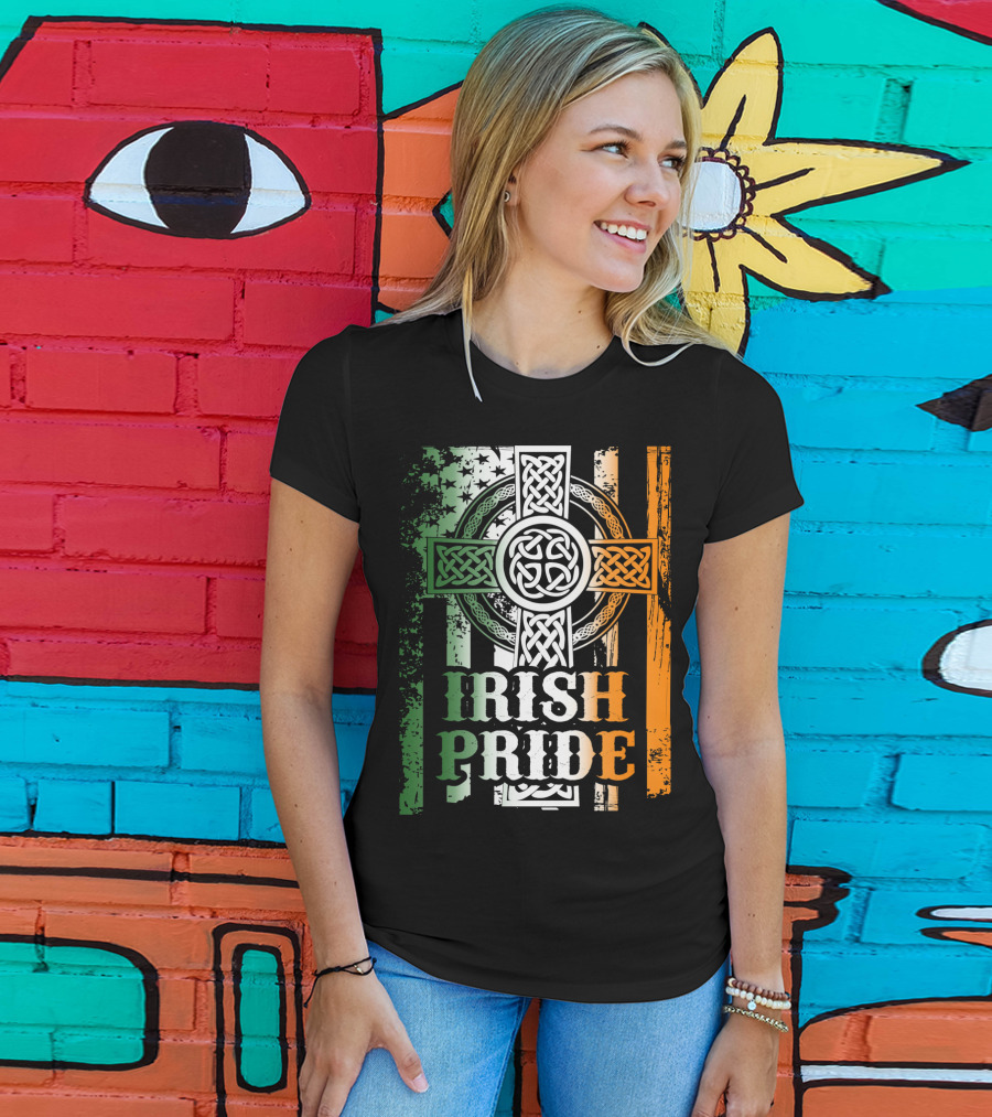 Irish Pride Celtic Cross St Patricks Day Flag Elements T-Shirt