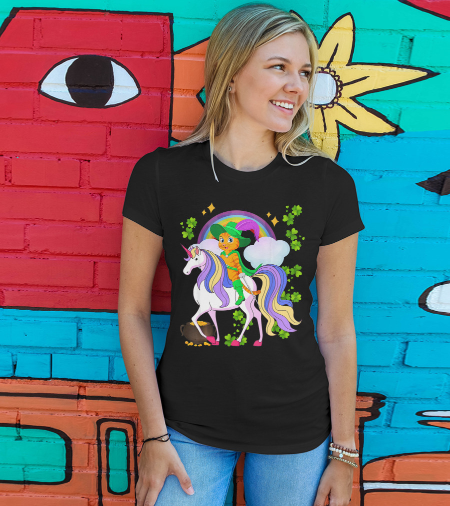 Leprechaun Cat Riding Unicorn With Rainbow And Shamrocks St Patrick Pot Of Gold T-Shirt