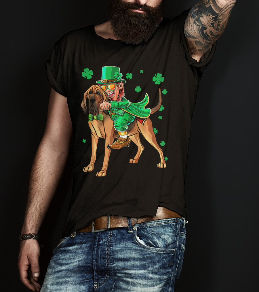 Leprechaun Riding Bloodhound Shamrock St. Patrick's Day T-Shirt