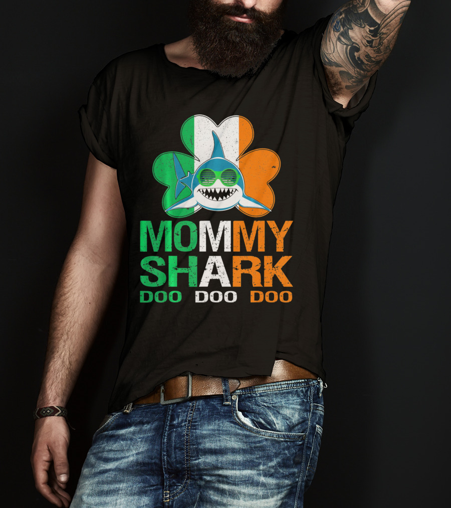 St Patricks Day Mommy Shark Doo Doo Doo Irish Shamrock T-Shirt