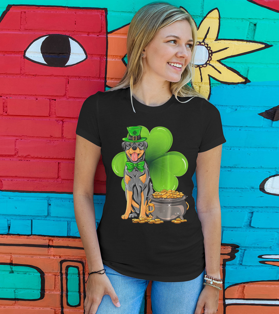 Rottweiler St Patricks Day Leprechaun With Shamrock And Gold Coins T-Shirt