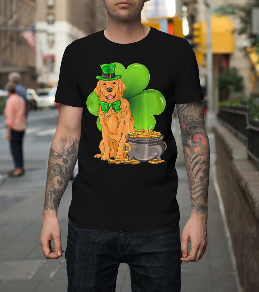 Golden Retriever St Patricks Day Leprechaun with Shamrock and Pot of Gold T-Shirt