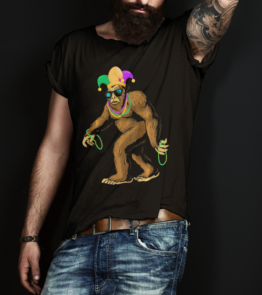 Mardi Gras Bigfoot Jester Bead Party T-Shirt