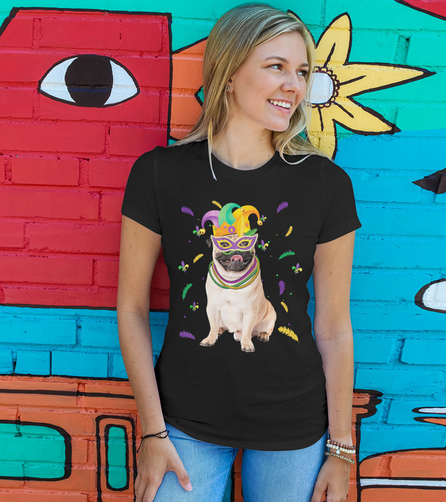 Mardi Gras Pug With Beads And Jester Mask T-Shirt