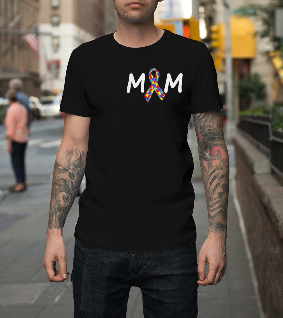 MOM Puzzle Ribbon Autism Awareness T-Shirt