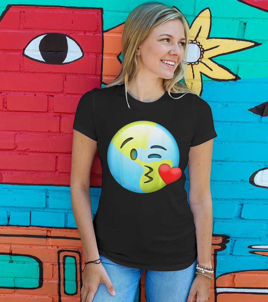 Cute Earth Day Kiss Emoji Lips Kids Emoticon T-Shirt