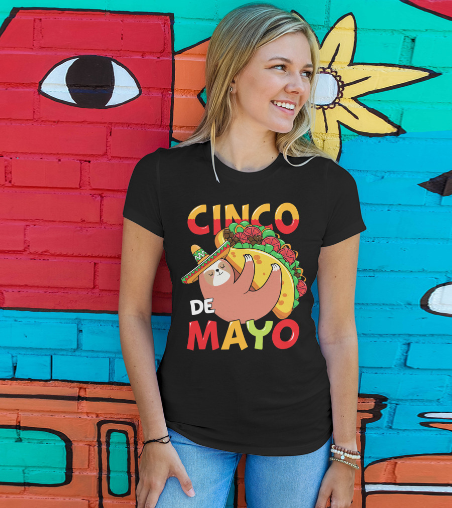 Cinco De Mayo Sloth With Sombrero And Taco T-Shirt