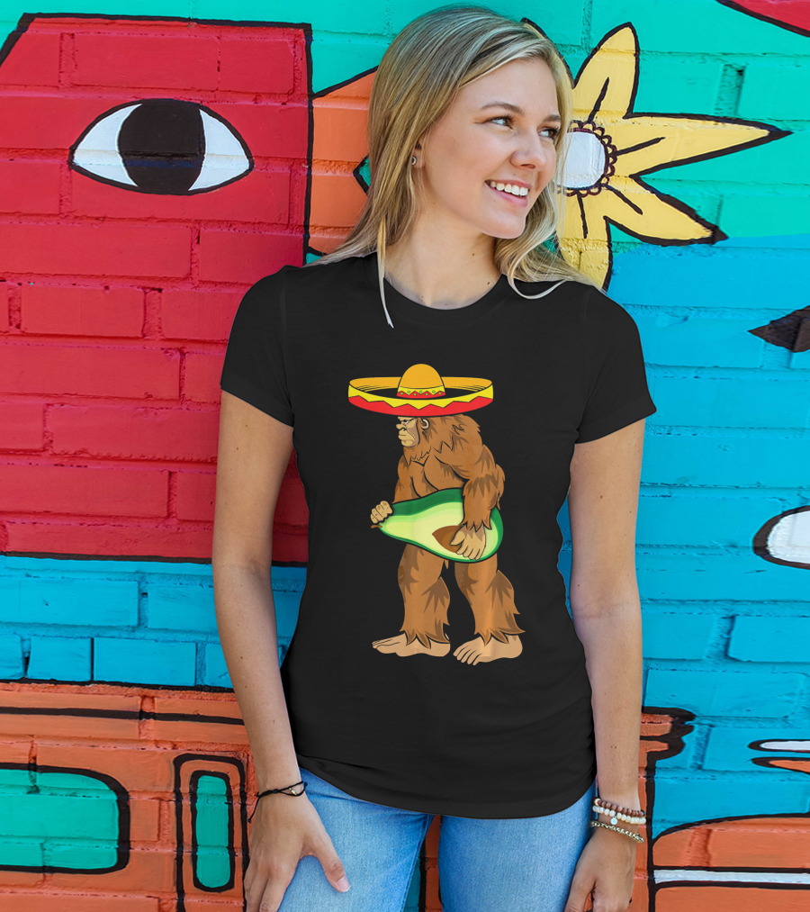 Bigfoot Sombrero Avocado Cinco De Mayo T-Shirt