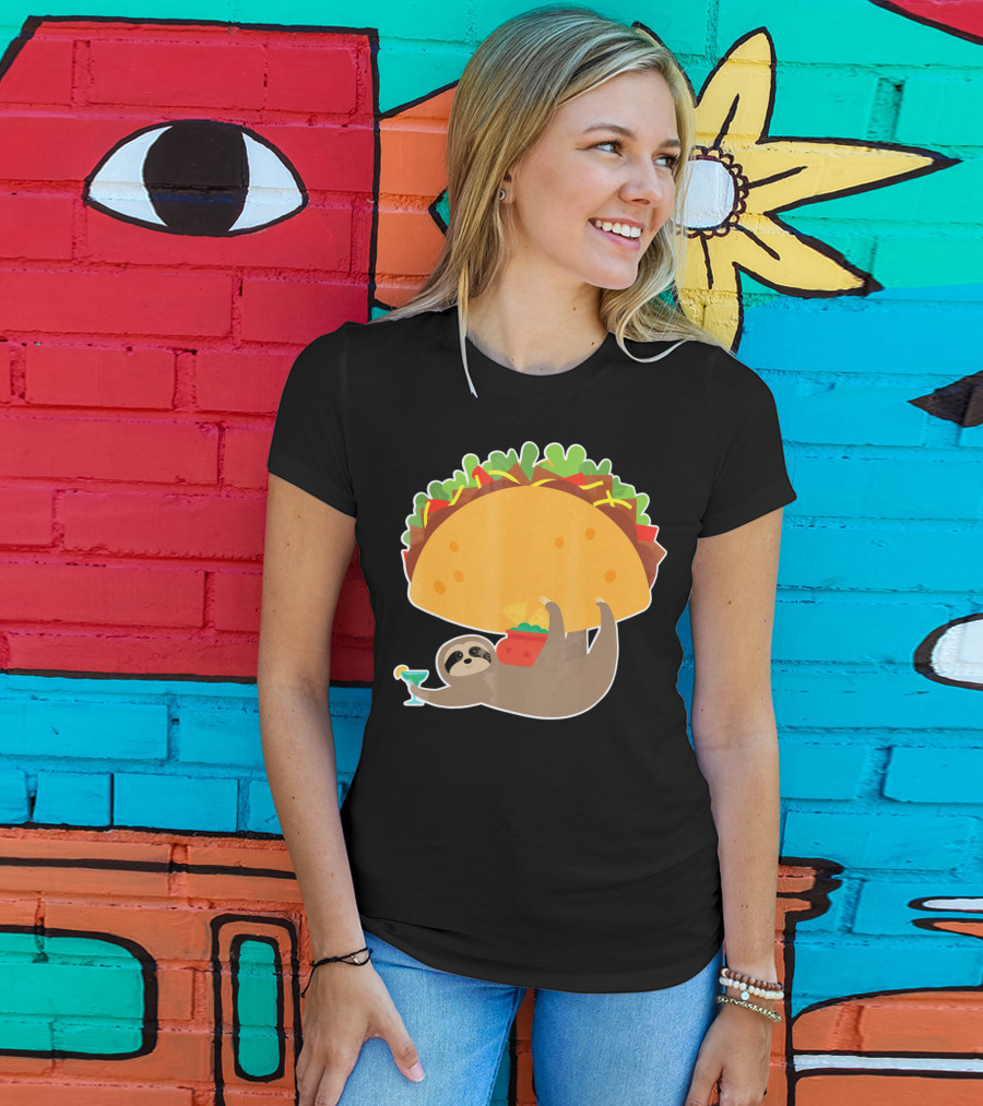 Funny Cinco De Mayo Sloth Taco Holding Margarita T-Shirt