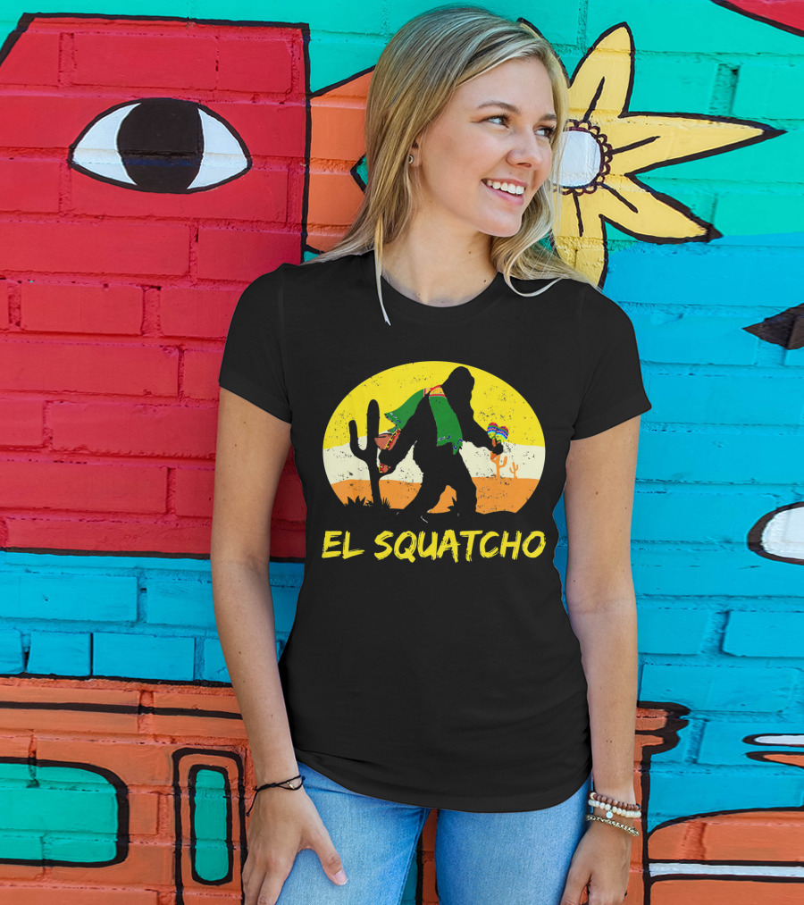 El Squatcho Bigfoot Cinco De Mayo Cactus Desert Scene T-Shirt