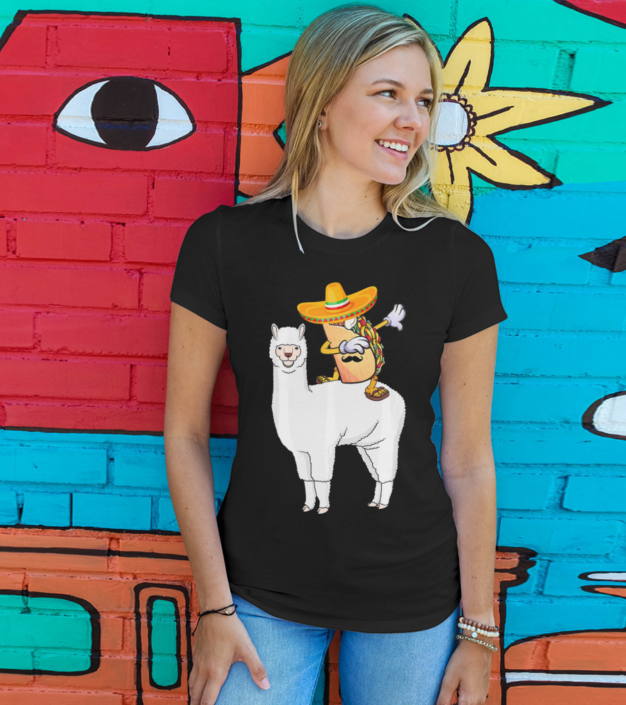 Dabbing Taco With Sombrero On Llama T-Shirt