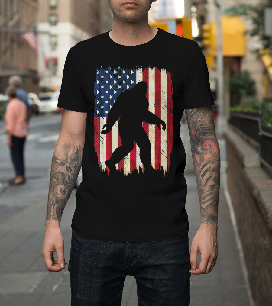 Bigfoot Sasquatch Silhouette Over American Flag USA T-Shirt