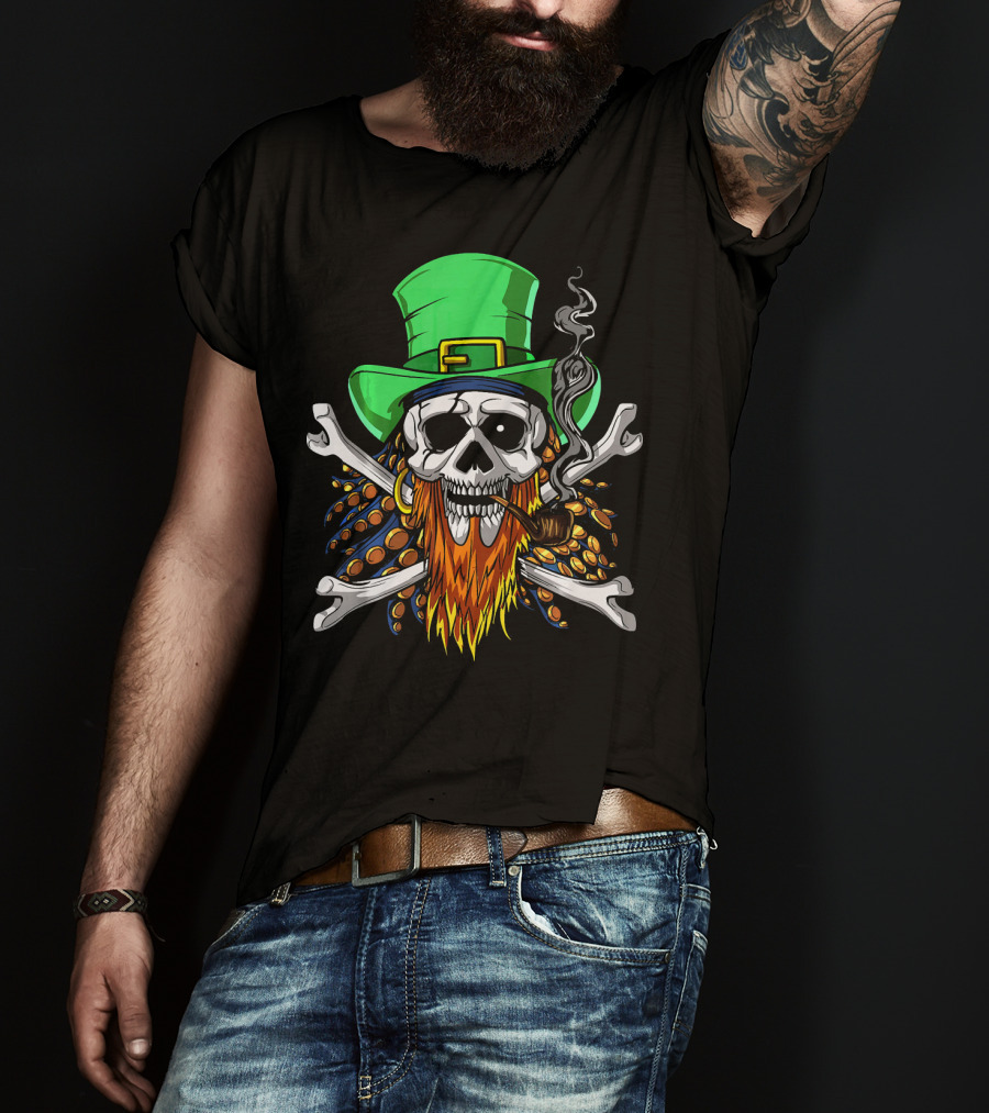 Leprechaun Pirate Skull St Patricks Crossbones Hat Pipe Beads T-Shirt