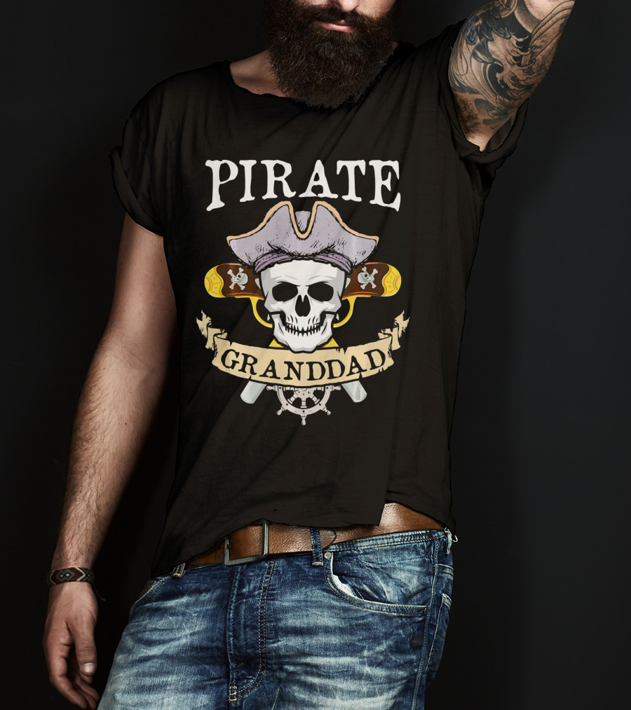 Pirate Granddad Skull With Hat And Crossed Swords Halloween Family Matching T-Shirt