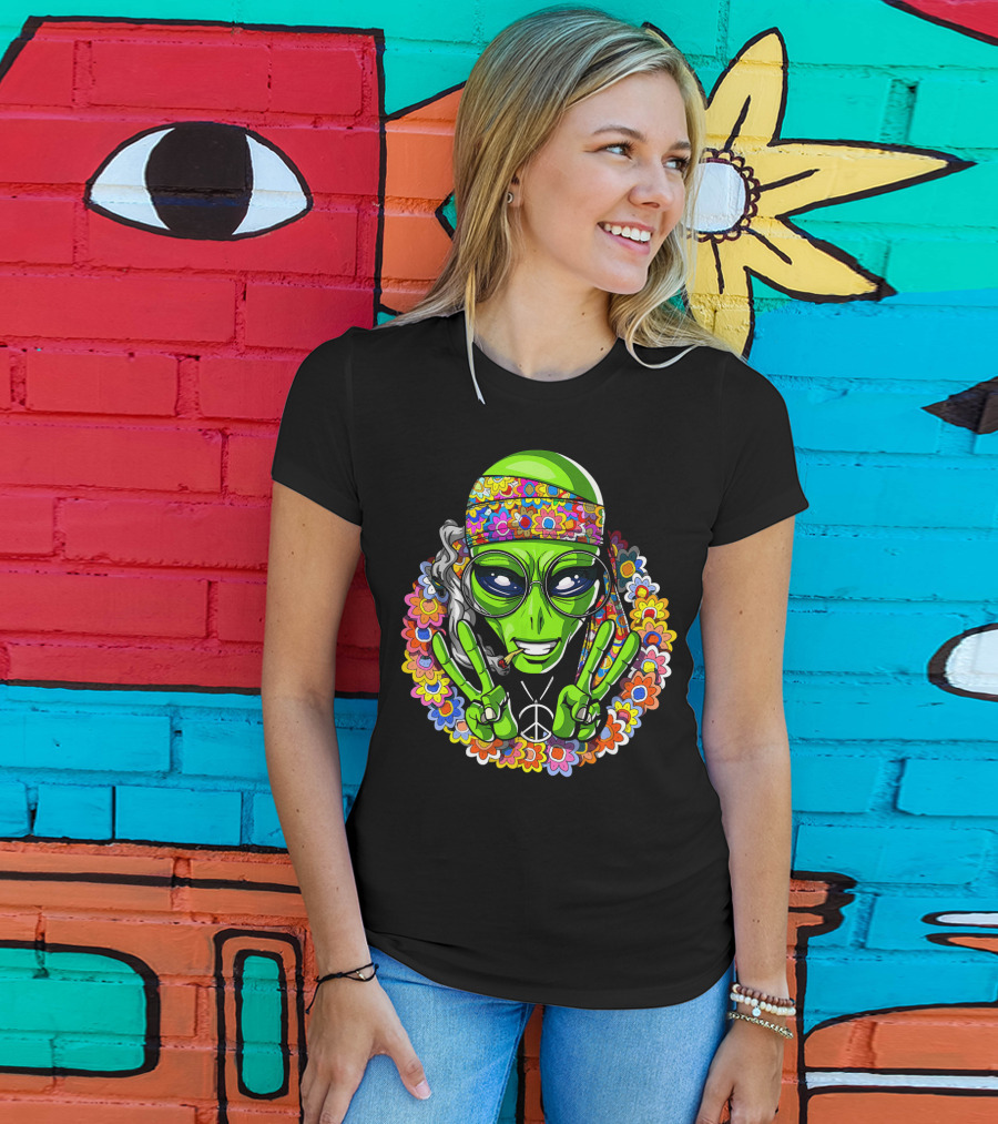 Hippie Alien Peace Sign Psychedelic Flowers Smoking Groovy T-Shirt